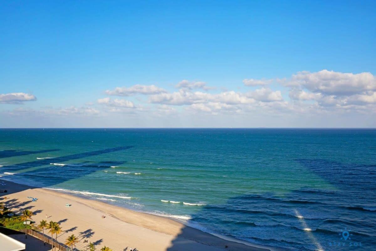 Beachfront Resort Pool Ocean View Balcony Маямі-Біч Екстер'єр фото